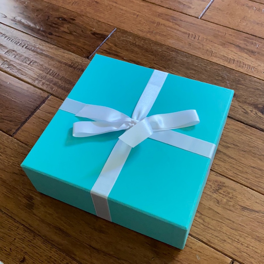 Tiffany, Naked Wolfe, Gucci boxes